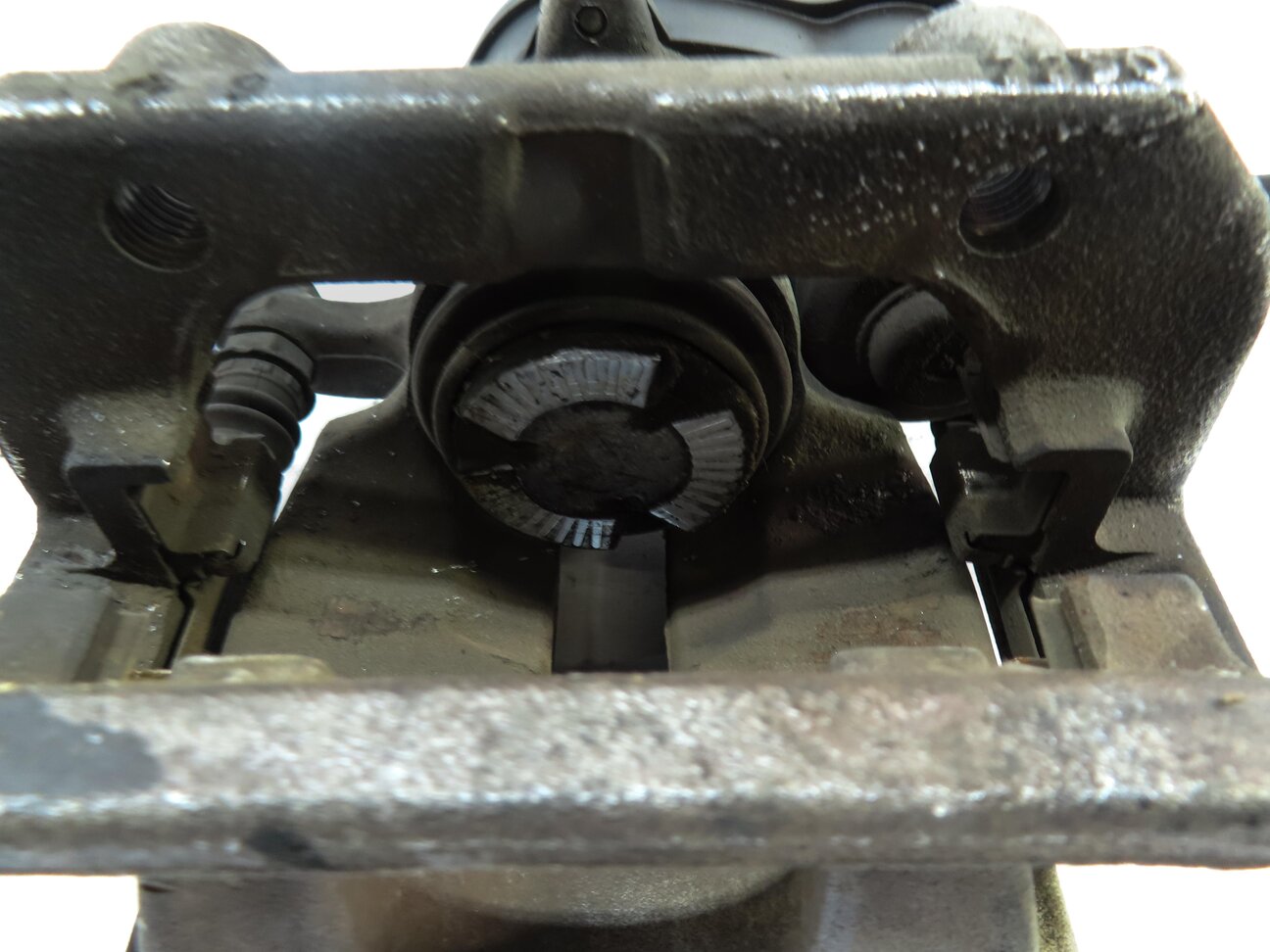 Thumbnail 7: 2012-2018 MERCEDES GLE300D GLE350 ML250 ML350 (W166) RIGHT REAR BRAKE CALIPER