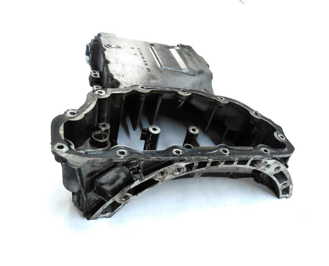 Thumbnail 4: 12-17 MERCEDES GL350 GLE350D GLS350D ML350 (W166 X166) DIESEL - UPPER OIL PAN