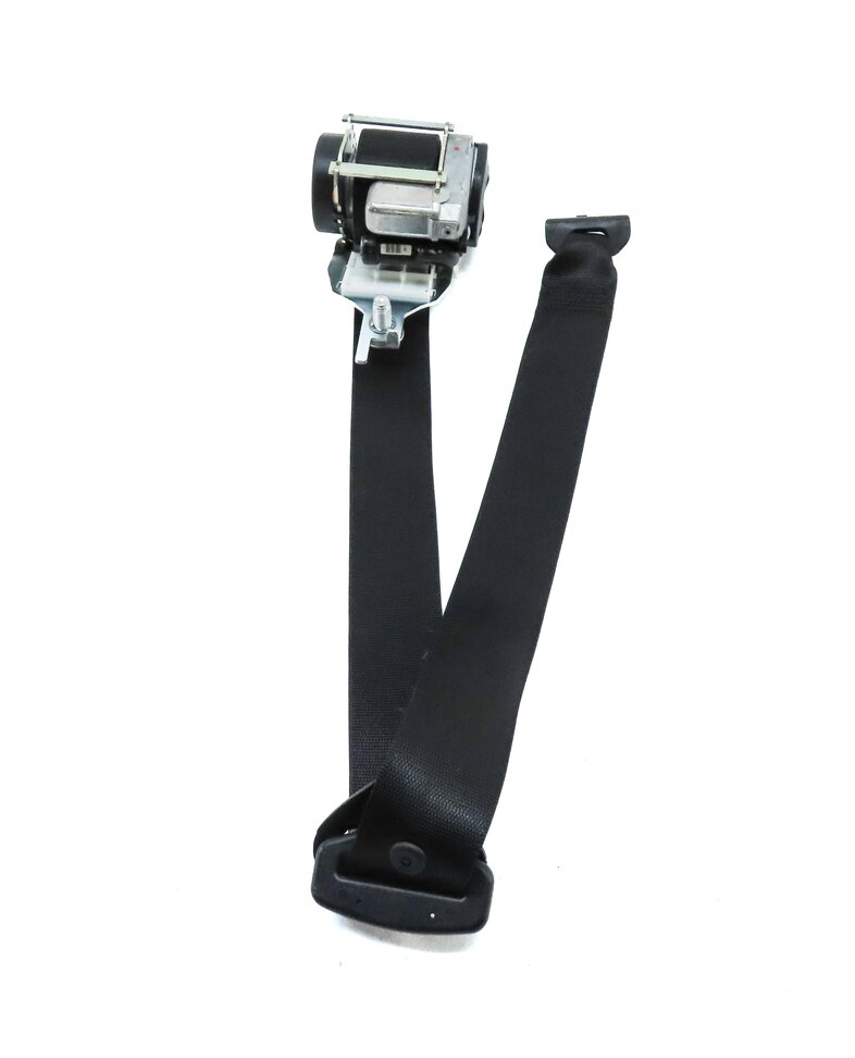 Thumbnail 2: 2013 MERCEDES ML350 (W166) REAR LEFT 2ND ROW SEATBELT RETRACTOR (BLACK)