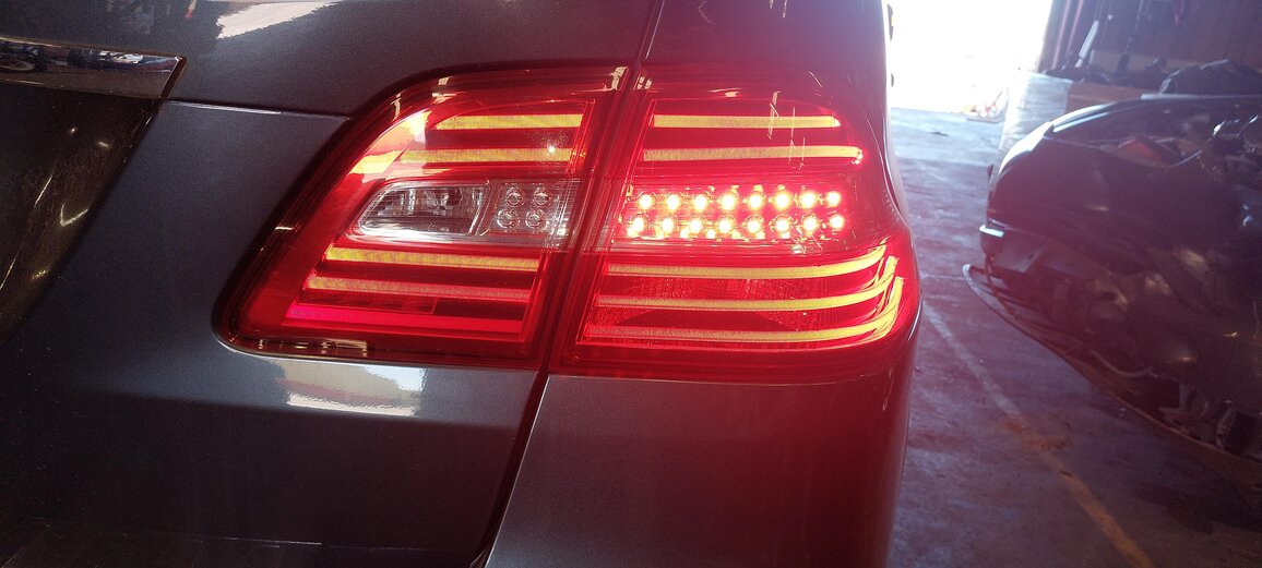 Thumbnail 2: 2012-2015 MERCEDES ML CLASS (W166) REAR RIGHT INNER LED TAILLIGHT LIGHT LAMP