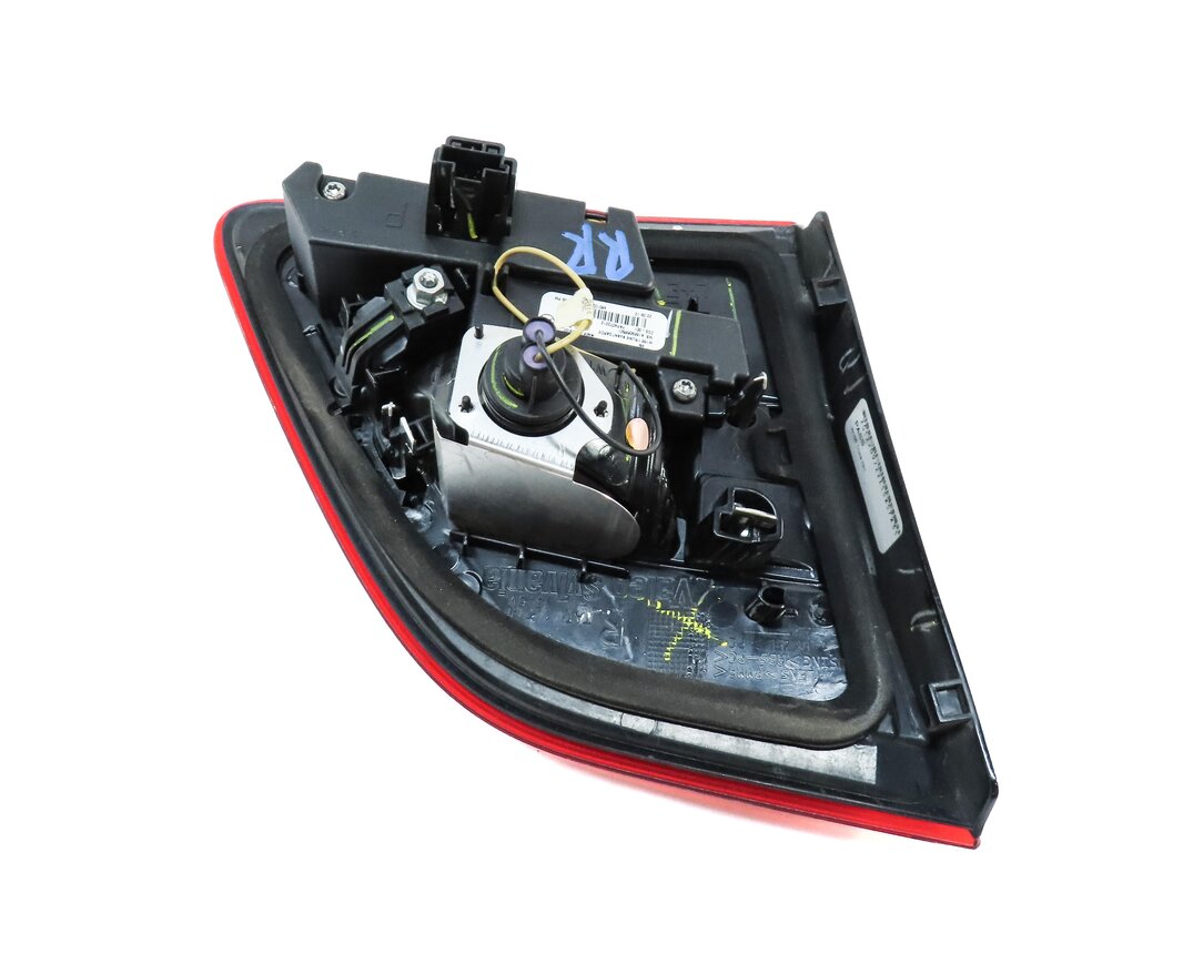 Thumbnail 5: 2012-2015 MERCEDES ML CLASS (W166) REAR RIGHT INNER LED TAILLIGHT LIGHT LAMP