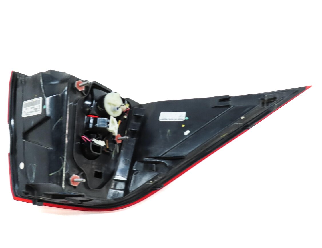Thumbnail 6: 12-15 MERCEDES ML-CLASS (W166) REAR RIGHT PASSENGER LED TAILLIGHT BRAKE LIGHT