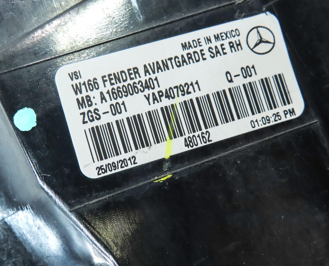 Thumbnail 7: 12-15 MERCEDES ML-CLASS (W166) REAR RIGHT PASSENGER LED TAILLIGHT BRAKE LIGHT