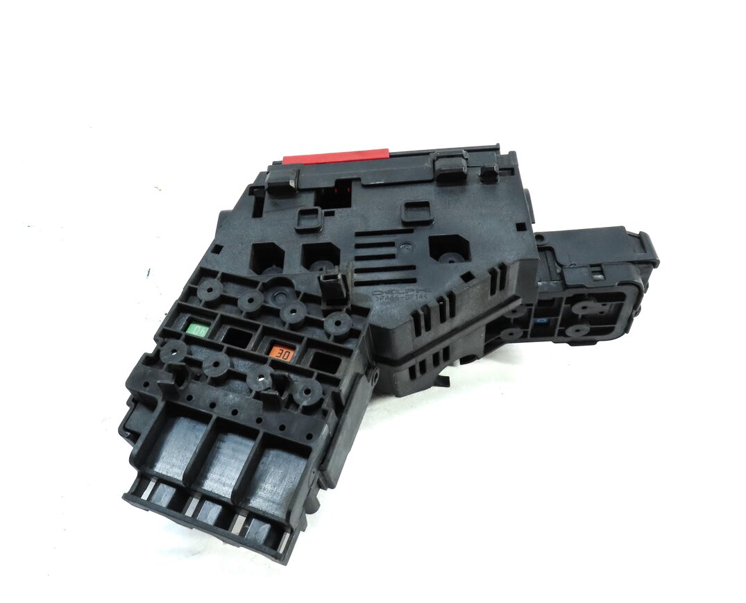 Thumbnail 4: 2013 MERCEDES ML350 (W166) POSITIVE BATTERY JUMPER POST FUSE BOX 1665402450