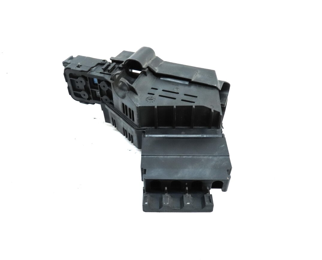 Thumbnail 6: 2013 MERCEDES ML350 (W166) POSITIVE BATTERY JUMPER POST FUSE BOX 1665402450