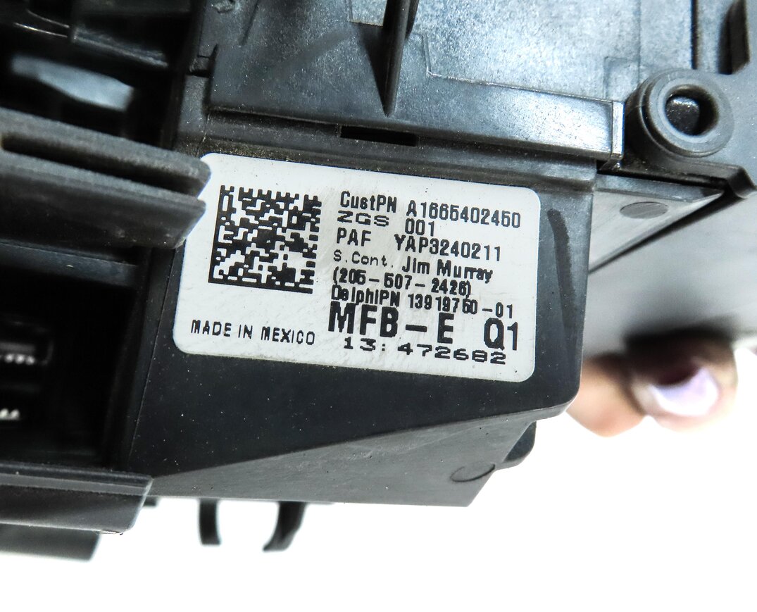 Thumbnail 7: 2013 MERCEDES ML350 (W166) POSITIVE BATTERY JUMPER POST FUSE BOX 1665402450