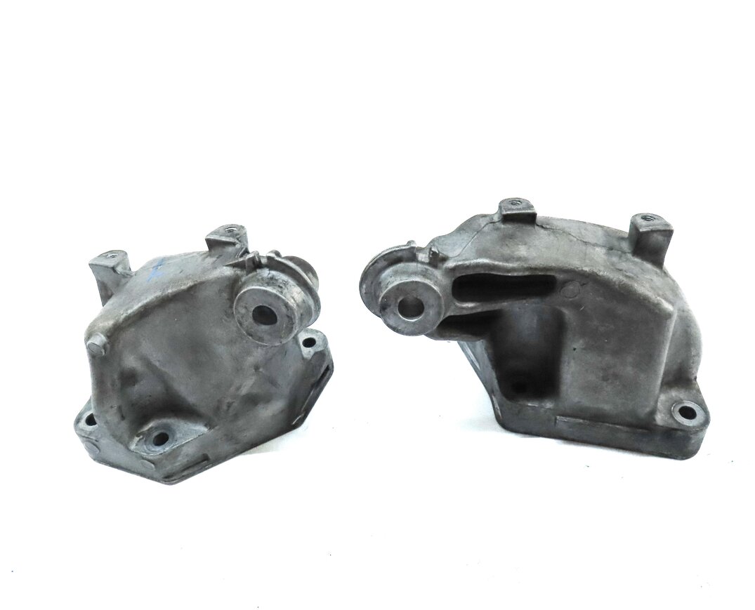 Thumbnail 2: 2013 MERCEDES ML350 W166 3.0L OM642 DIESEL ENGINE LEFT & RIGHT MOUNT BRACKET SET