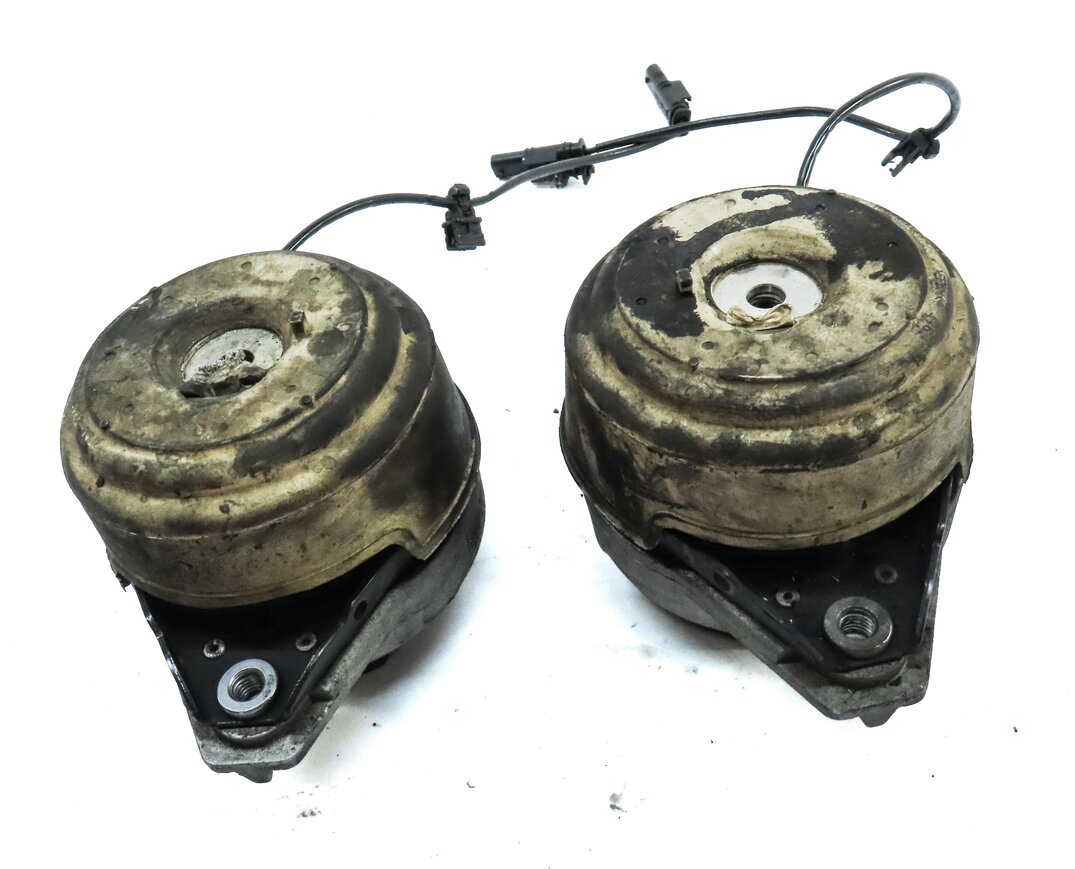 Thumbnail 2: 2013 MERCEDES ML350 (W166) 3.0L OM642 DIESEL ENGINE LEFT & RIGHT MOUNT SET 2