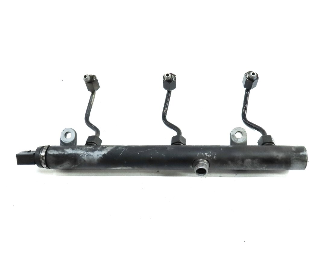 Thumbnail 6: 2013 MERCEDES ML350 (W166) 3.0L OM642 DIESEL ENGINE LEFT FUEL RAIL w/ LINES