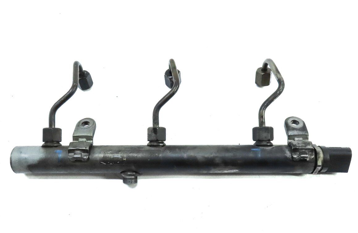 Thumbnail 8: 2013 MERCEDES ML350 (W166) 3.0L OM642 DIESEL ENGINE LEFT FUEL RAIL w/ LINES