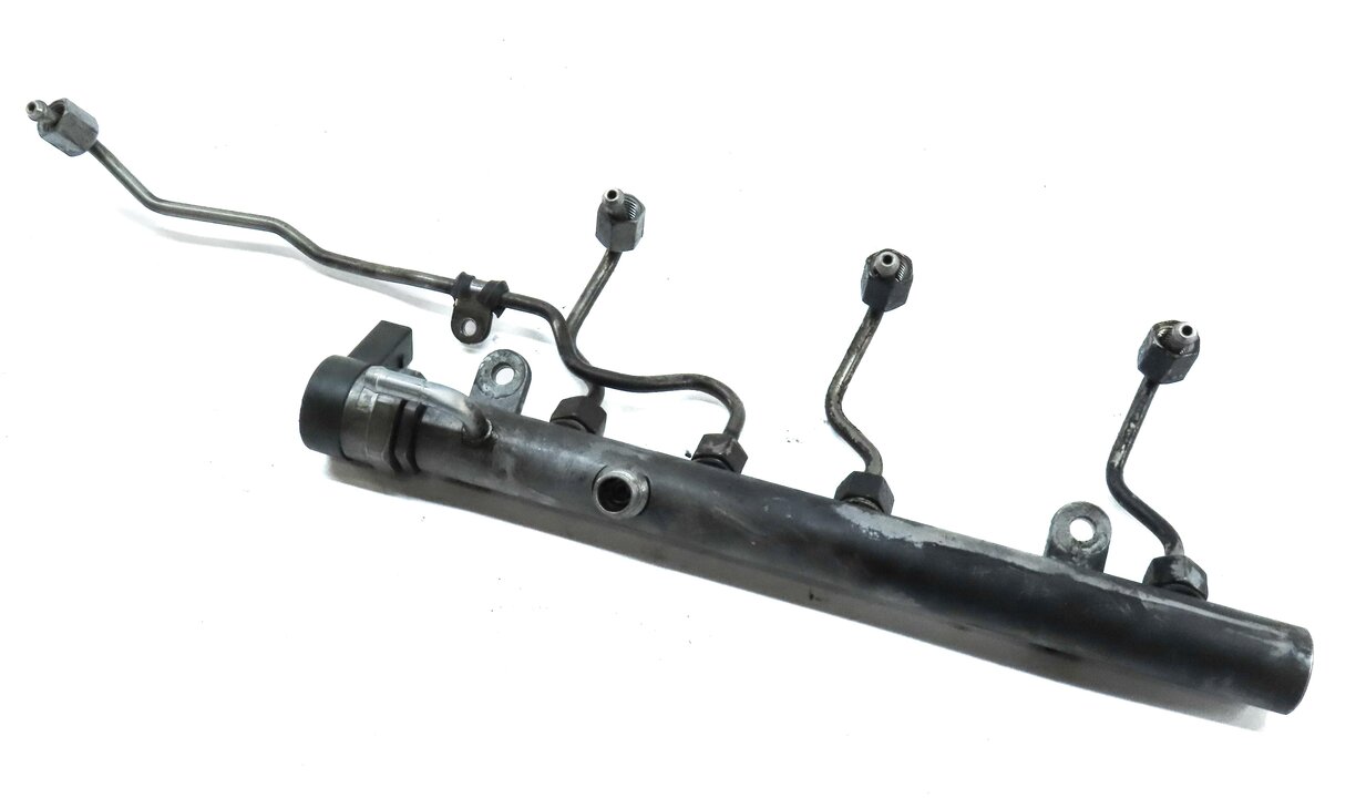 Thumbnail 1: 2013 MERCEDES ML350 (W166) 3.0L OM642 DIESEL ENGINE RIGHT FUEL RAIL w/ LINES