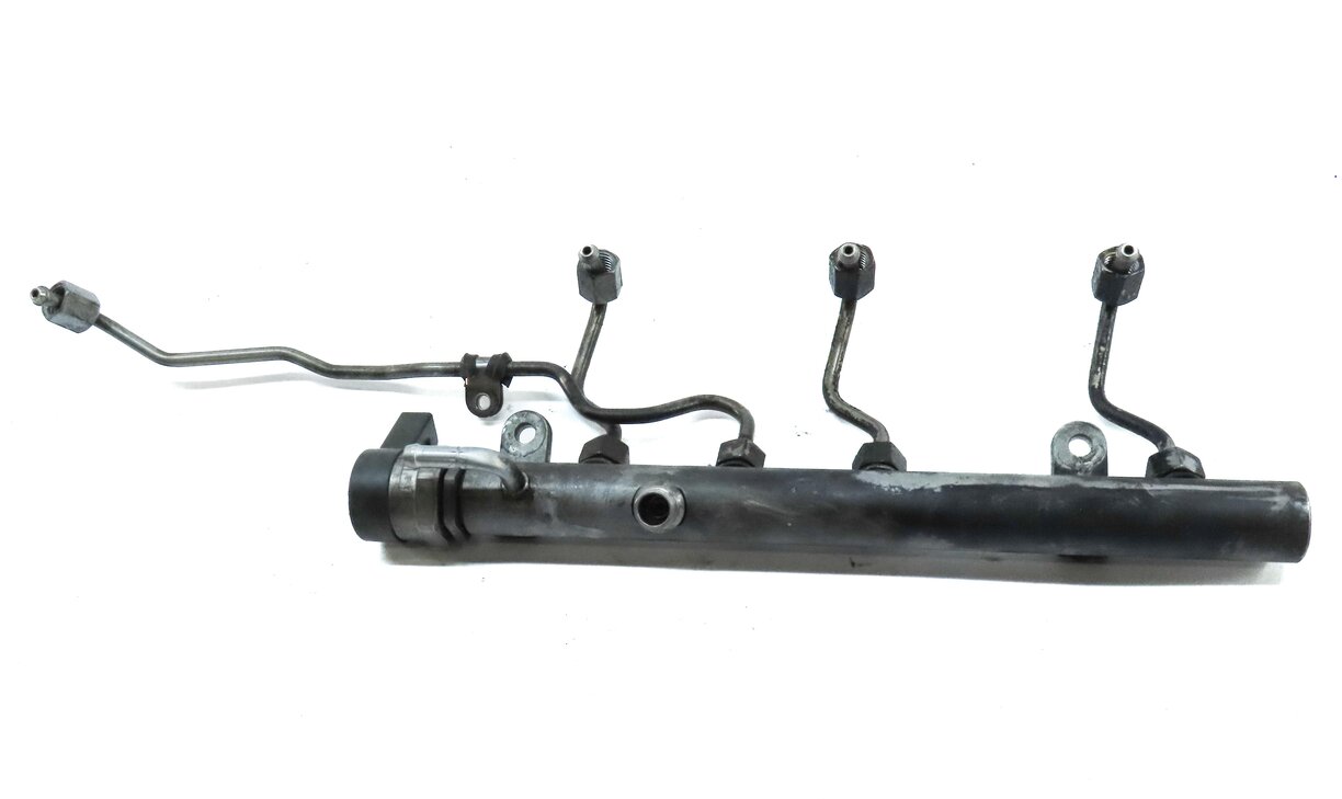 Thumbnail 2: 2013 MERCEDES ML350 (W166) 3.0L OM642 DIESEL ENGINE RIGHT FUEL RAIL w/ LINES
