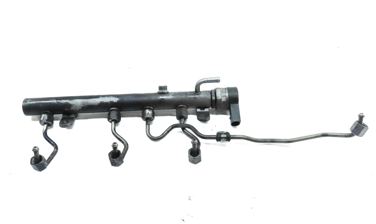 Thumbnail 4: 2013 MERCEDES ML350 (W166) 3.0L OM642 DIESEL ENGINE RIGHT FUEL RAIL w/ LINES