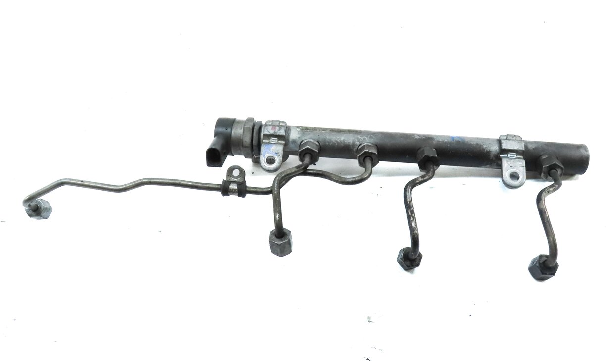 Thumbnail 6: 2013 MERCEDES ML350 (W166) 3.0L OM642 DIESEL ENGINE RIGHT FUEL RAIL w/ LINES