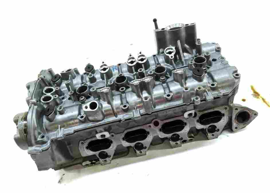 Thumbnail 3: 13-14 AUDI A8 S8 D4 4H 4.0L TURBO CEUA ENGINE RIGHT CYLINDER HEAD & VALVE COVER