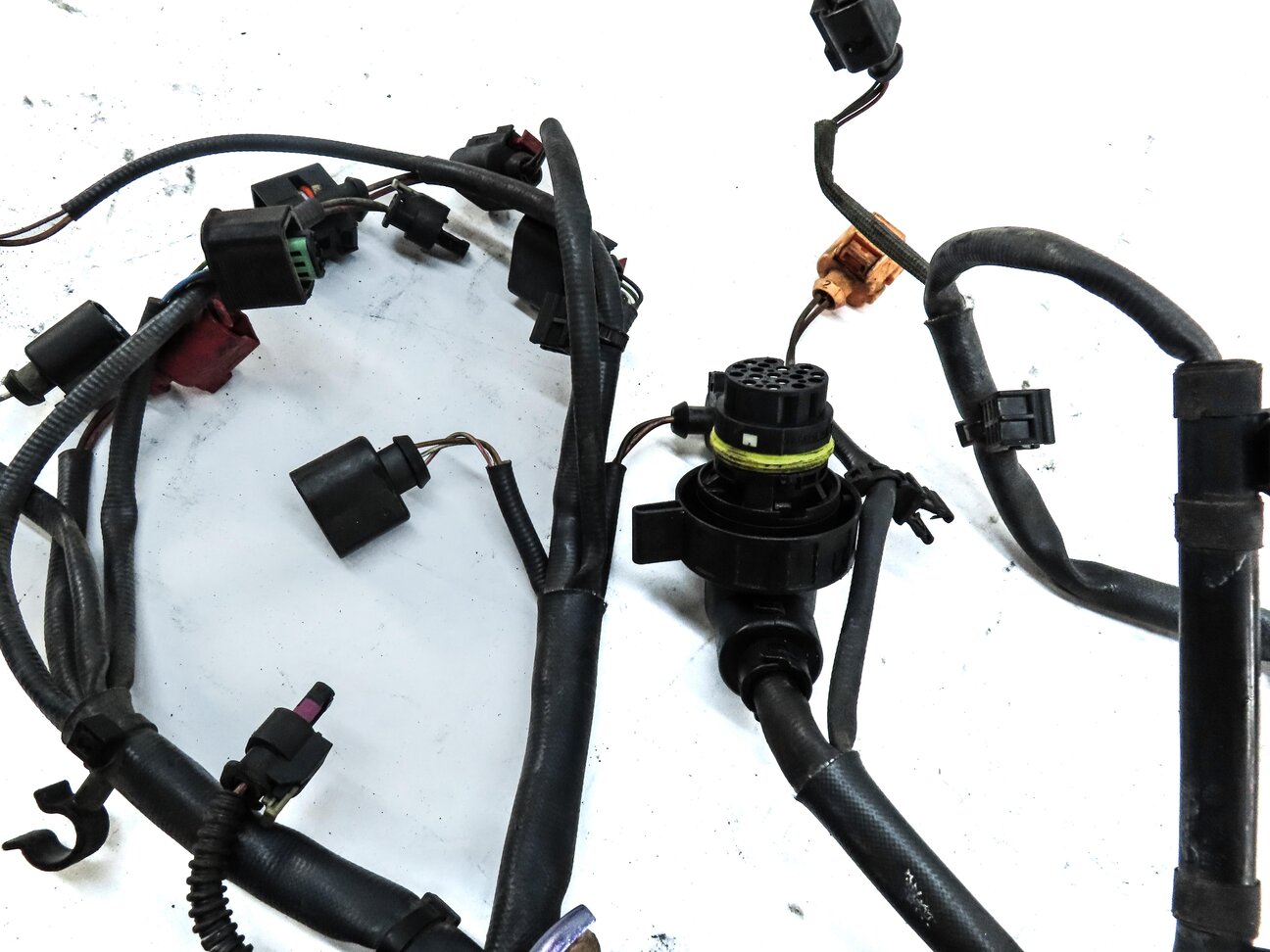 Thumbnail 7: 2014 AUDI A8 (D4 4H) 4.0L TURBO CEUA ENGINE WIRE WIRING HARNESS LOOM