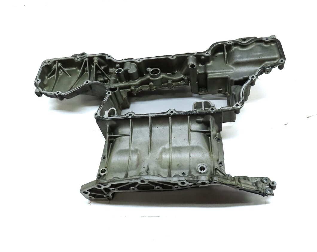 Thumbnail 2: 2013-2014 AUDI A8 S8 (D4 4H) 4.0L 4.0T TURBO CEUA ENGINE UPPER OIL PAN
