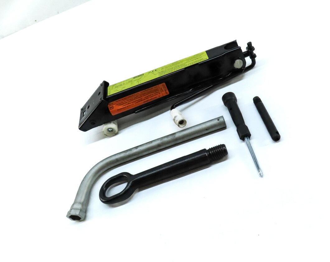 Thumbnail 3: 2011-2018 AUDI A8 S8 (D4 4H) EMERGENCY SPARE TIRE JACK WRENCH TOOL KIT SET