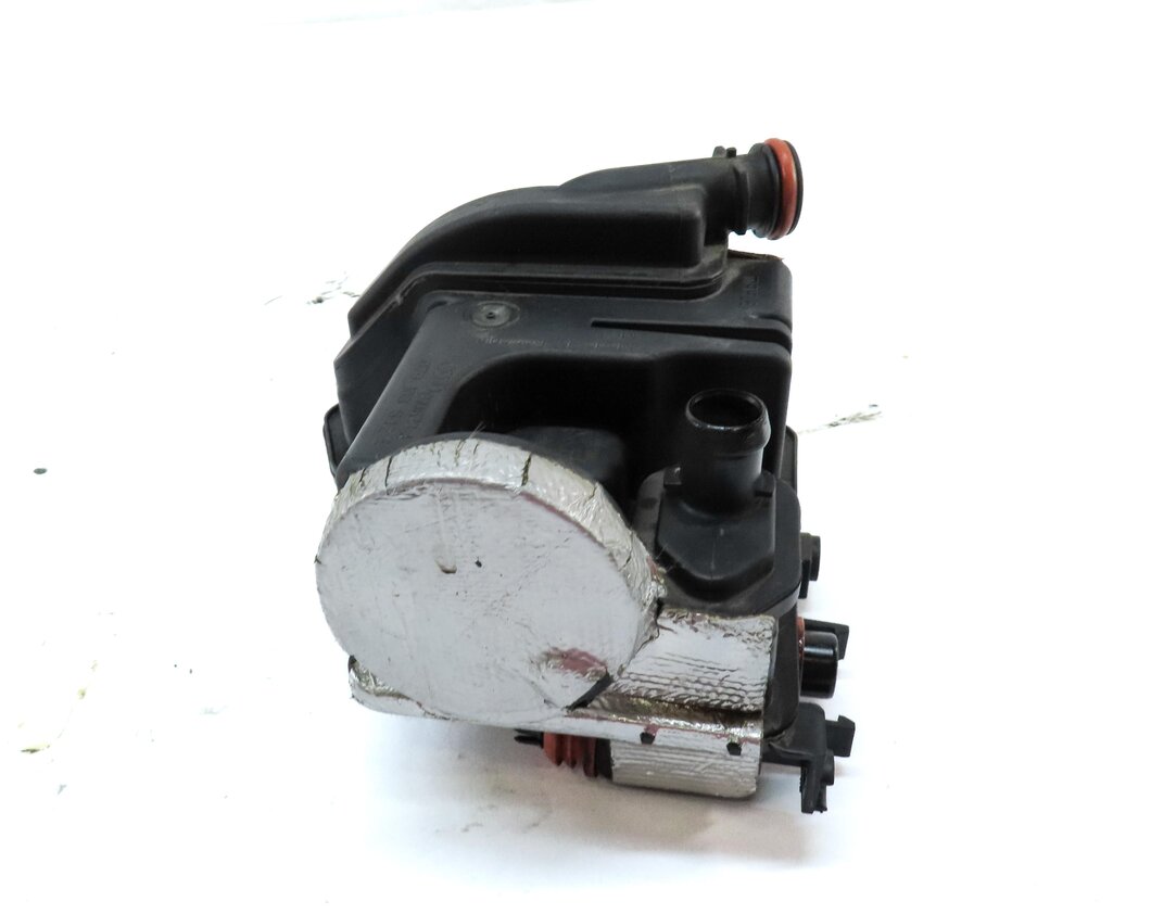 Thumbnail 5: 2014 AUDI A8 (D4 4H) 4.0L TURBO CEUA ENGINE OIL SEPARATOR ASSEMBLY 079103542E