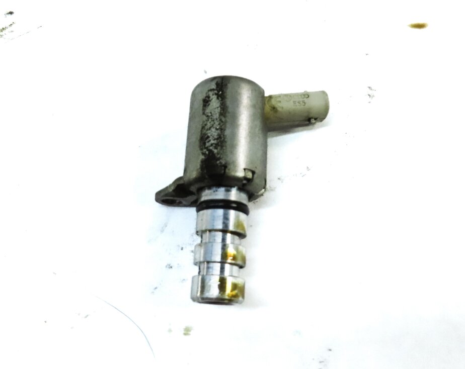 Thumbnail 4: 2014 AUDI A8 (D4 4H) 4.0L TURBO CEUA ENGINE VARIABLE VALVE TIMING VVT SOLENOID
