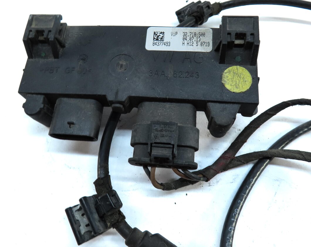 Thumbnail 5: 2014 AUDI A8 D4 4H REAR HATCH TRUNK KEYLESS ENTRY KICK OPEN MODULE w/ SENSORS