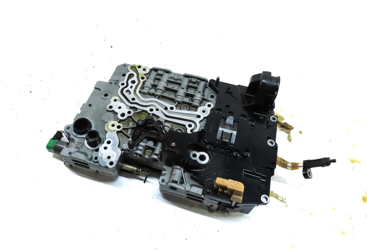 14-16 BMW 228i 328i 428i 528i (F22 F30 F32 F10) 8HP-45 TRANSMISSION VALVE BODY