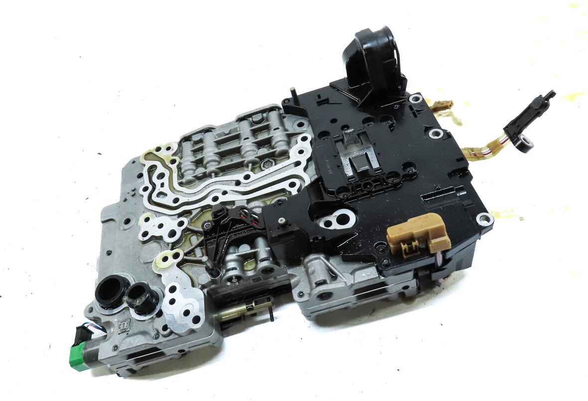 Thumbnail 3: 14-16 BMW 228i 328i 428i 528i (F22 F30 F32 F10) 8HP-45 TRANSMISSION VALVE BODY