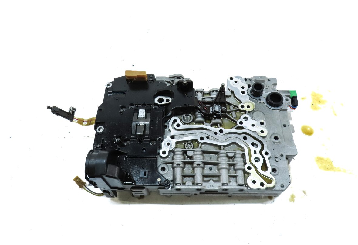 Thumbnail 4: 14-16 BMW 228i 328i 428i 528i (F22 F30 F32 F10) 8HP-45 TRANSMISSION VALVE BODY