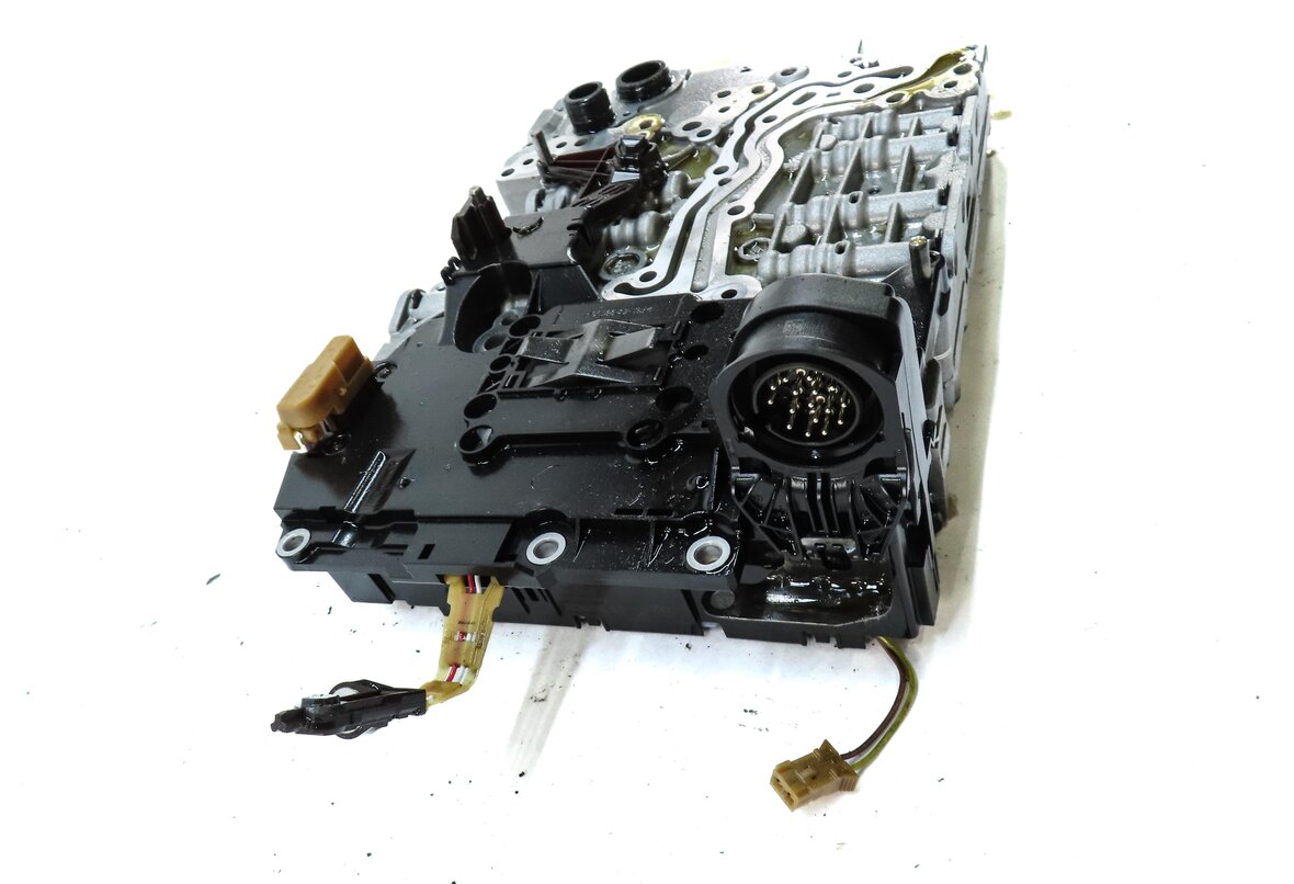 Thumbnail 6: 14-16 BMW 228i 328i 428i 528i (F22 F30 F32 F10) 8HP-45 TRANSMISSION VALVE BODY