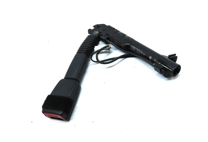 Thumbnail 3: 12-19 BMW 2 3 4 M3 (F22 F32 F33 F34 F36) FRONT RIGHT PASSENGER SEATBELT RECEIVER