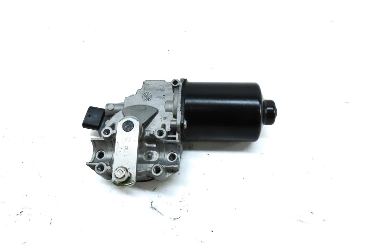 Thumbnail 5: 2012-2019 BMW 3 / 4 SERIES (F30 F31 F32 F33 F34) FRONT WINDSHIELD WIPER MOTOR