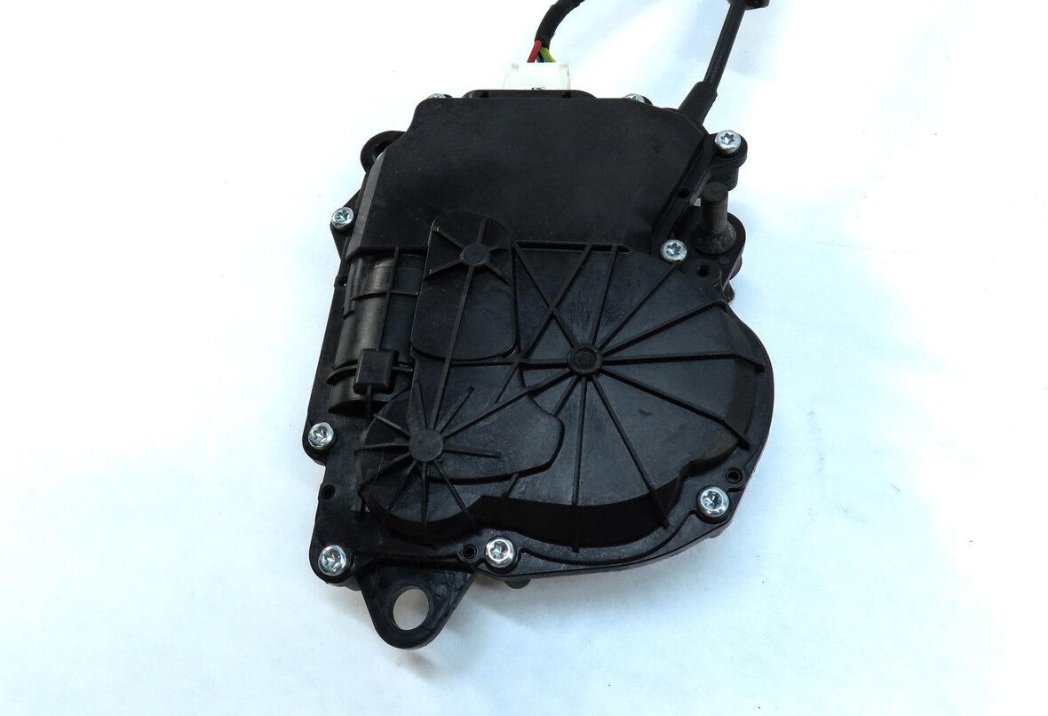 Thumbnail 5: 2016 BMW 428i GRAN COUPE (F36) REAR HATCH TRUNK LOCK LATCH w/ SOFT CLOSE MOTOR