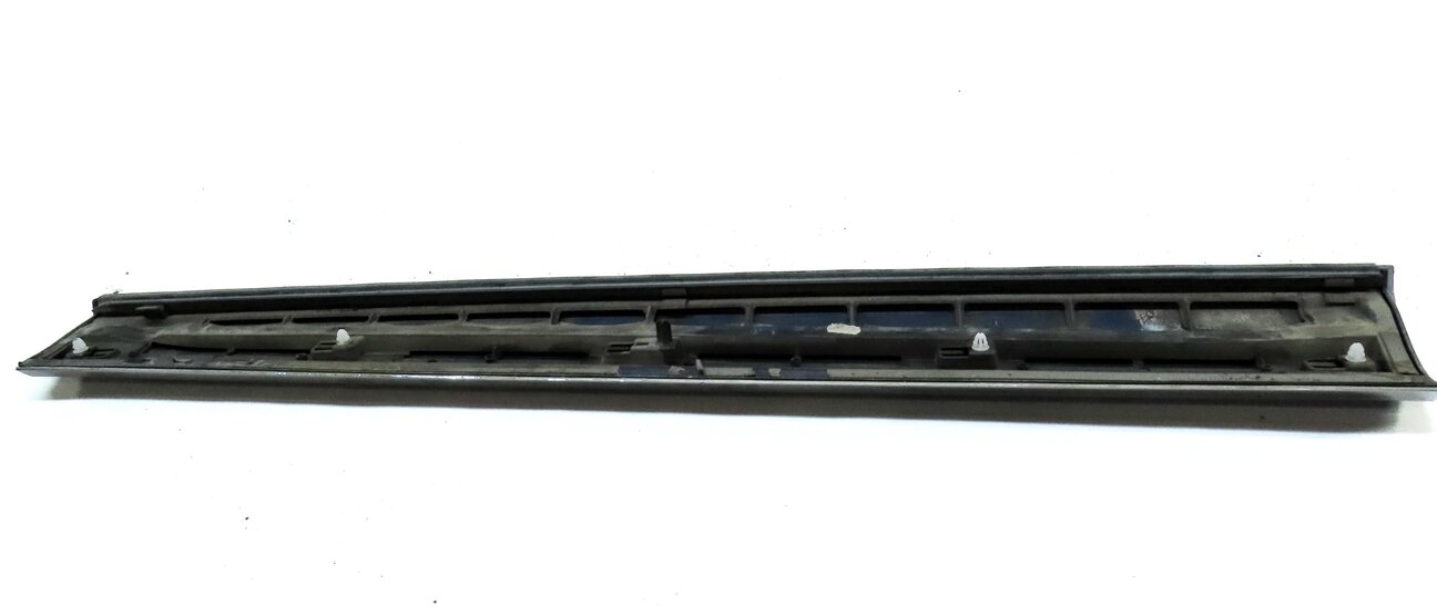 Thumbnail 5: 2014 AUDI Q5 (B8 8R) FRONT LEFT LOWER DOOR MOULDING TRIM (SCUBA BLUE METALLIC)