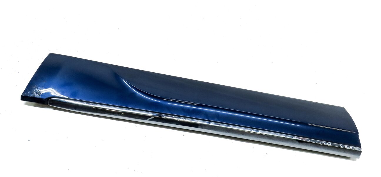 2014 AUDI Q5 (B8 8R) REAR LEFT LOWER DOOR MOULDING TRIM (SCUBA BLUE METALLIC)