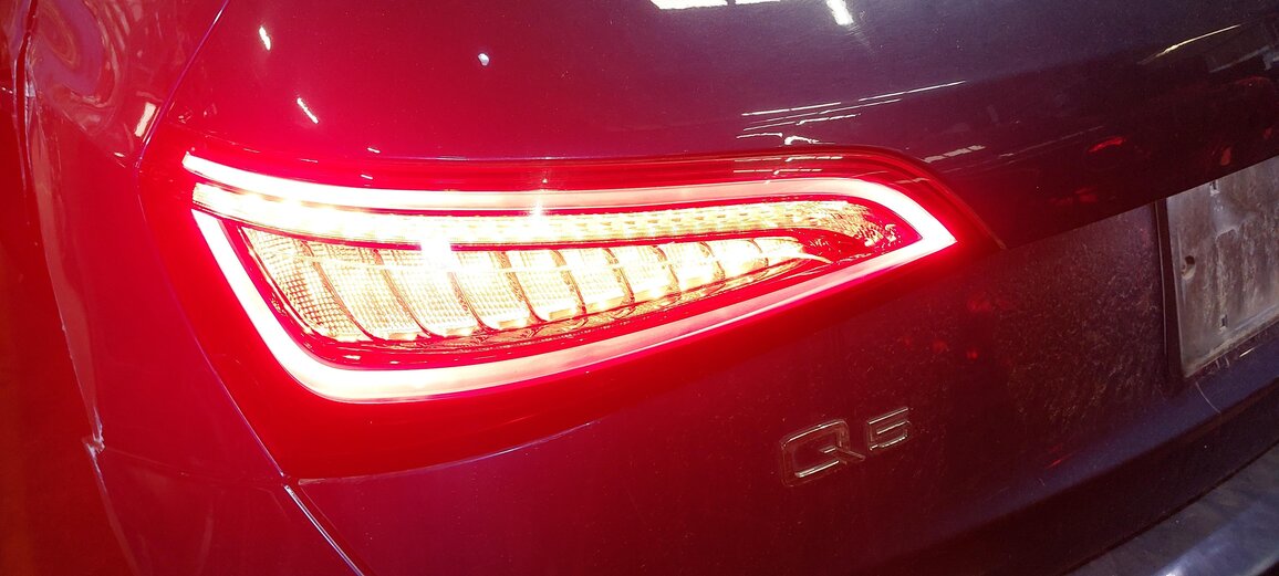 2013-2017 AUDI Q5 SQ5 (B8 8R) LEFT DRIVER REAR TAILLIGHT BRAKE LIGHT LAMP (LED)
