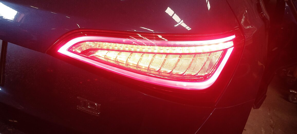 2013-2017 AUDI Q5 SQ5 (B8 8R) RIGHT PASSENGER TAILLIGHT BRAKE LIGHT LAMP (LED)