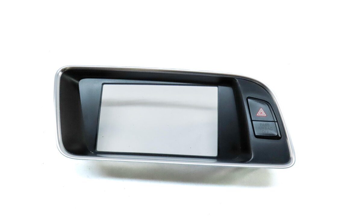 Thumbnail 2: 2014 AUDI Q5 (B8 8R) FRONT DASH NAVIGATION DISPLAY SCREEN TRIM PANEL w/ HAZARD