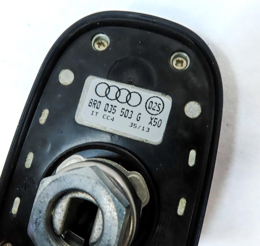 Thumbnail 6: 08-17 AUDI A3 Q5 SQ5 R8 B8 8R 8V AM/FM RADIO ROOF SHARK FIN ANTENNA (BLUE)