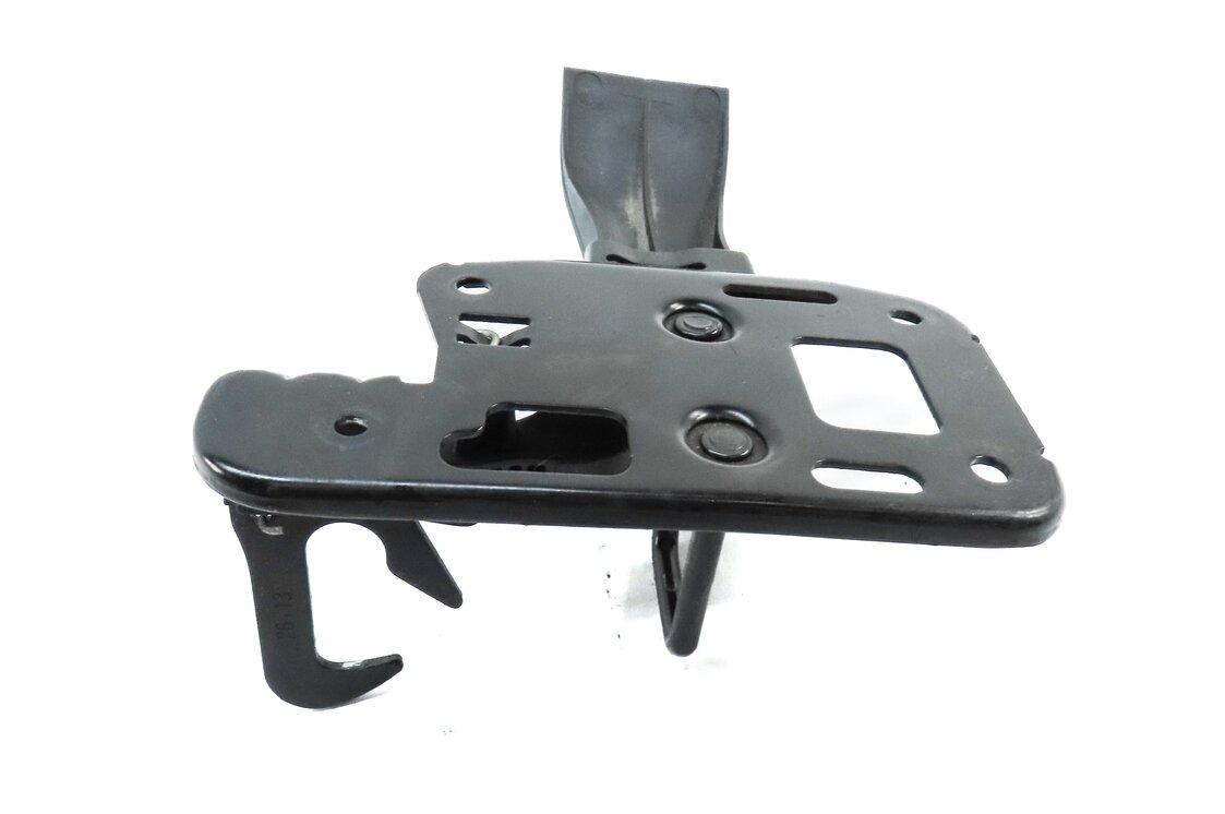 Thumbnail 6: 2014 AUDI Q5 (B8 8R) FRONT HOOD SAFETY CATCH HOOK & RELEASE LEVER 8R0823480A