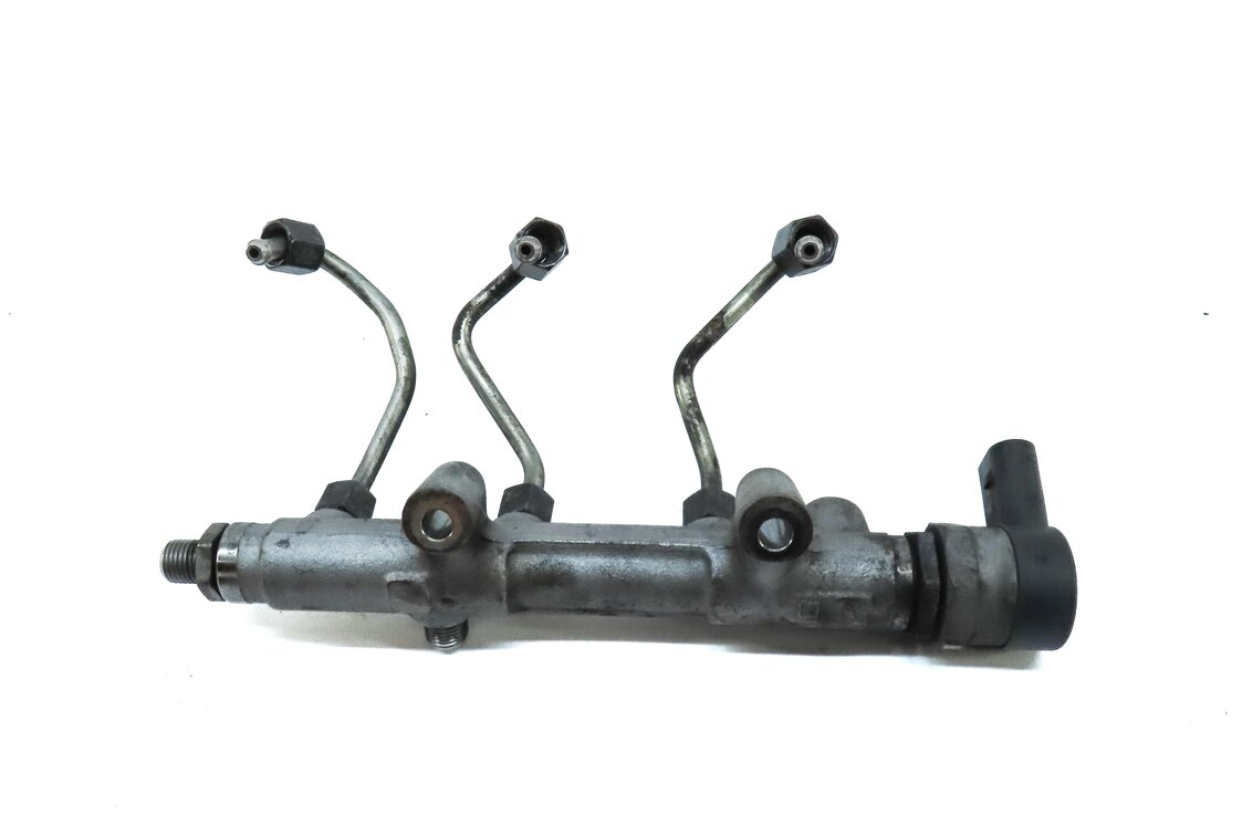 Thumbnail 6: 2014 AUDI Q5 (B8 8R) 3.0L TURBO DIESEL ENGINE (CPNB) RIGHT PASSENGER FUEL RAIL