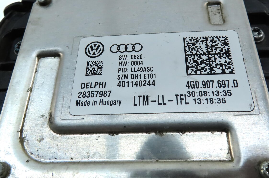 Thumbnail 4: 2014 AUDI Q5 (B8 8R) HEADLIGHT HEAD LIGHT LAMP LED MODULE MOUNTED ON ACCESS CAP