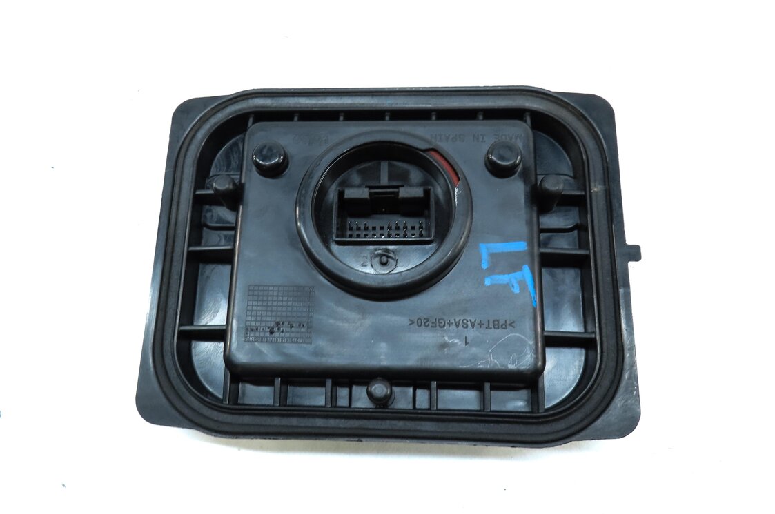 Thumbnail 5: 2014 AUDI Q5 (B8 8R) HEADLIGHT HEAD LIGHT LAMP LED MODULE MOUNTED ON ACCESS CAP
