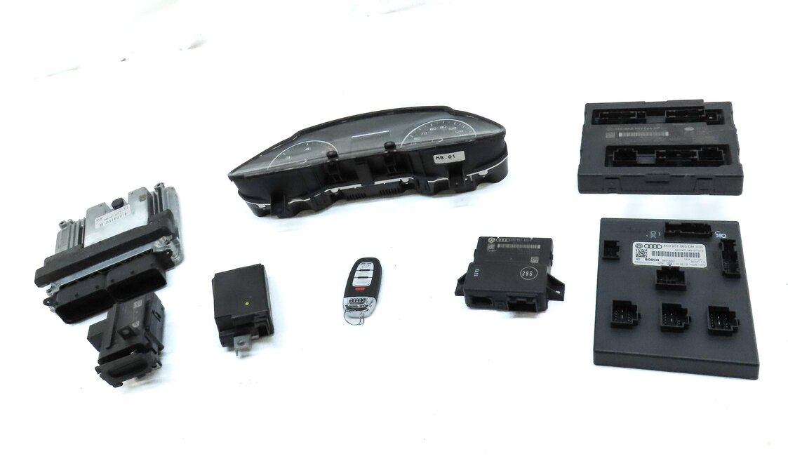 Thumbnail 2: 2014 AUDI Q5 (B8 8R) SPEEDOMETER IMMOBILIZER LOCK BODY ENGINE MODULE & KEY SET