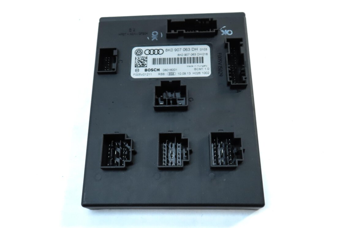 Thumbnail 4: 2014 AUDI Q5 (B8 8R) SPEEDOMETER IMMOBILIZER LOCK BODY ENGINE MODULE & KEY SET