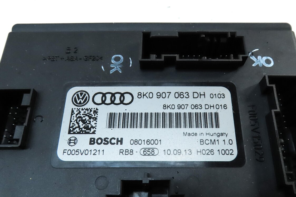 Thumbnail 5: 2014 AUDI Q5 (B8 8R) SPEEDOMETER IMMOBILIZER LOCK BODY ENGINE MODULE & KEY SET