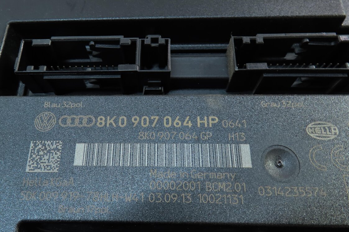 Thumbnail 9: 2014 AUDI Q5 (B8 8R) SPEEDOMETER IMMOBILIZER LOCK BODY ENGINE MODULE & KEY SET