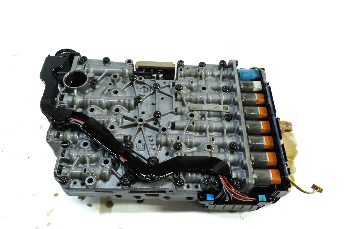 Thumbnail 5: 14-16 AUDI Q5 (B8 8R) 3.0L TDI DIESEL PFJ 8-SPEED AUTO TRANSMISSION VALVE BODY