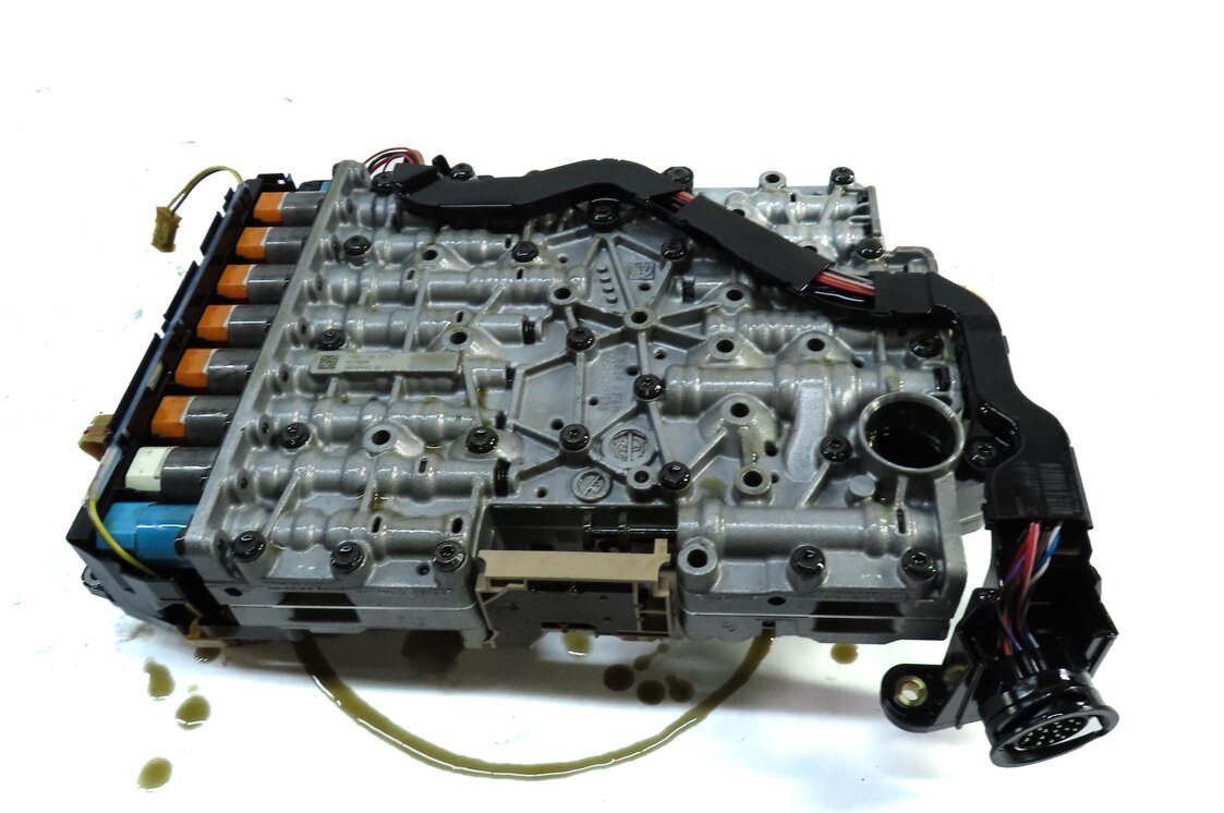 Thumbnail 6: 14-16 AUDI Q5 (B8 8R) 3.0L TDI DIESEL PFJ 8-SPEED AUTO TRANSMISSION VALVE BODY