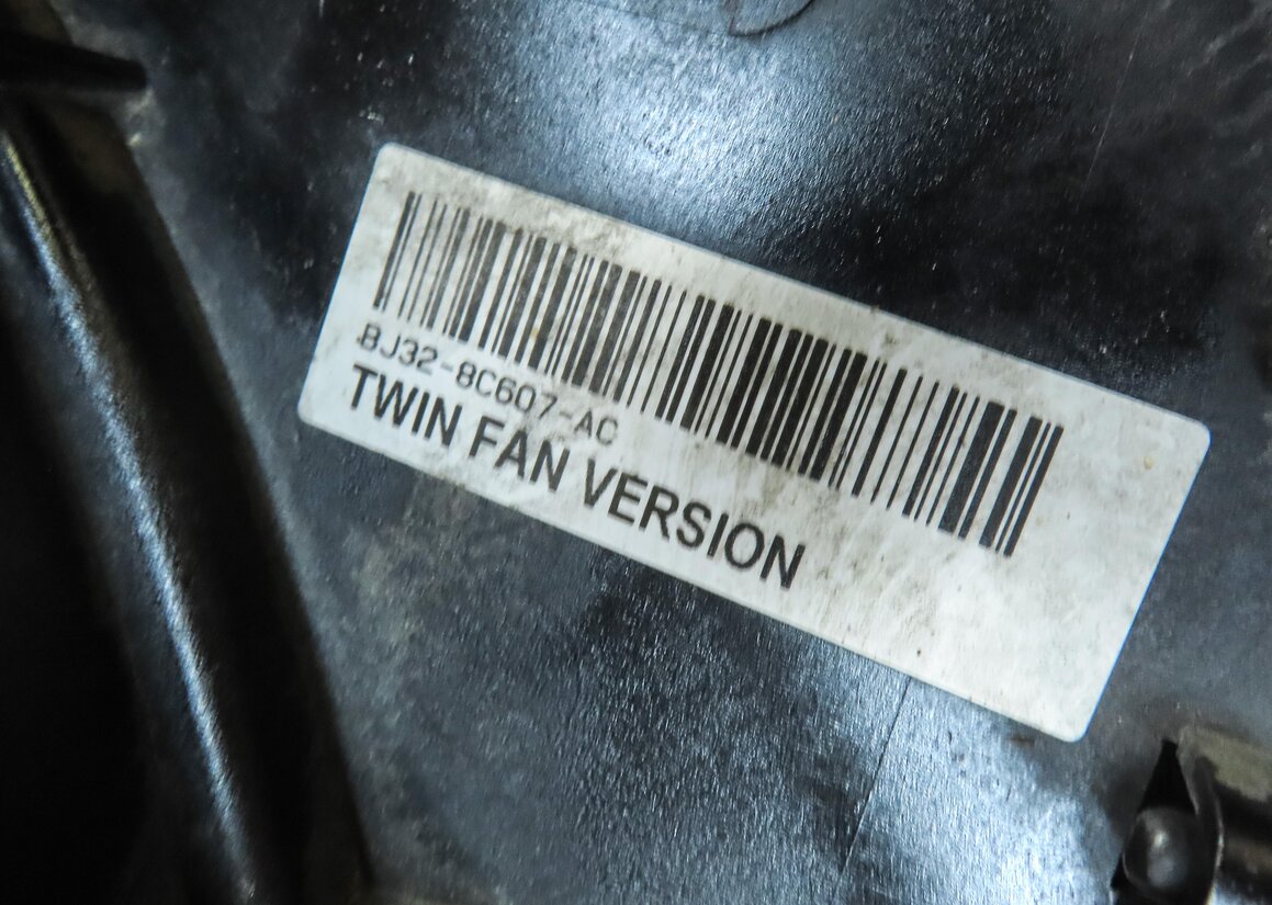 Thumbnail 7: 12-17 LR2 DISCOVERY SPORT RANGE ROVER EVOQUE (L538 L550) RADIATOR COOLING FAN