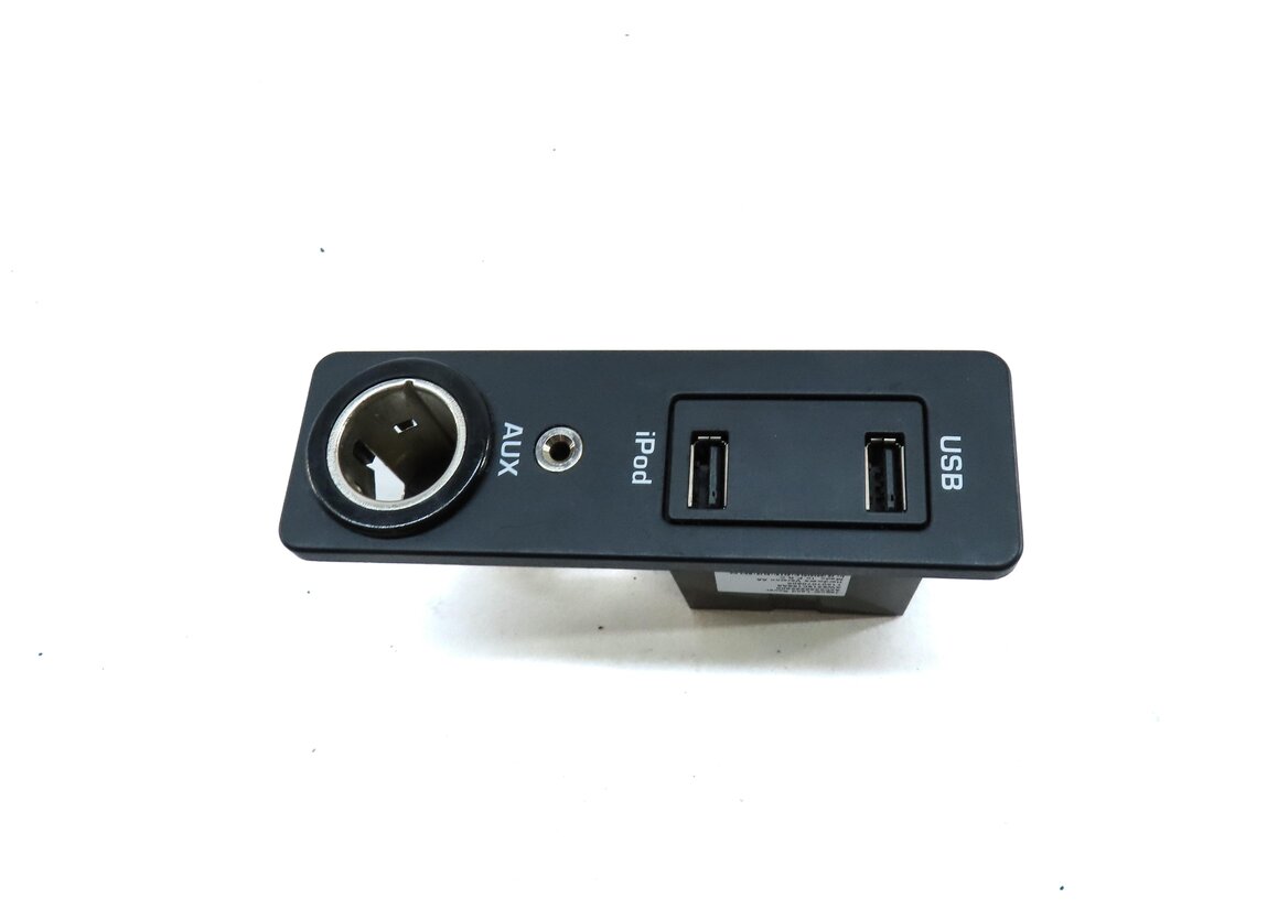 Thumbnail 4: 2013 LAND RANGE ROVER EVOQUE (L538) AUXILIARY USB IPOD AUX PLUG INPUT JACK PANEL